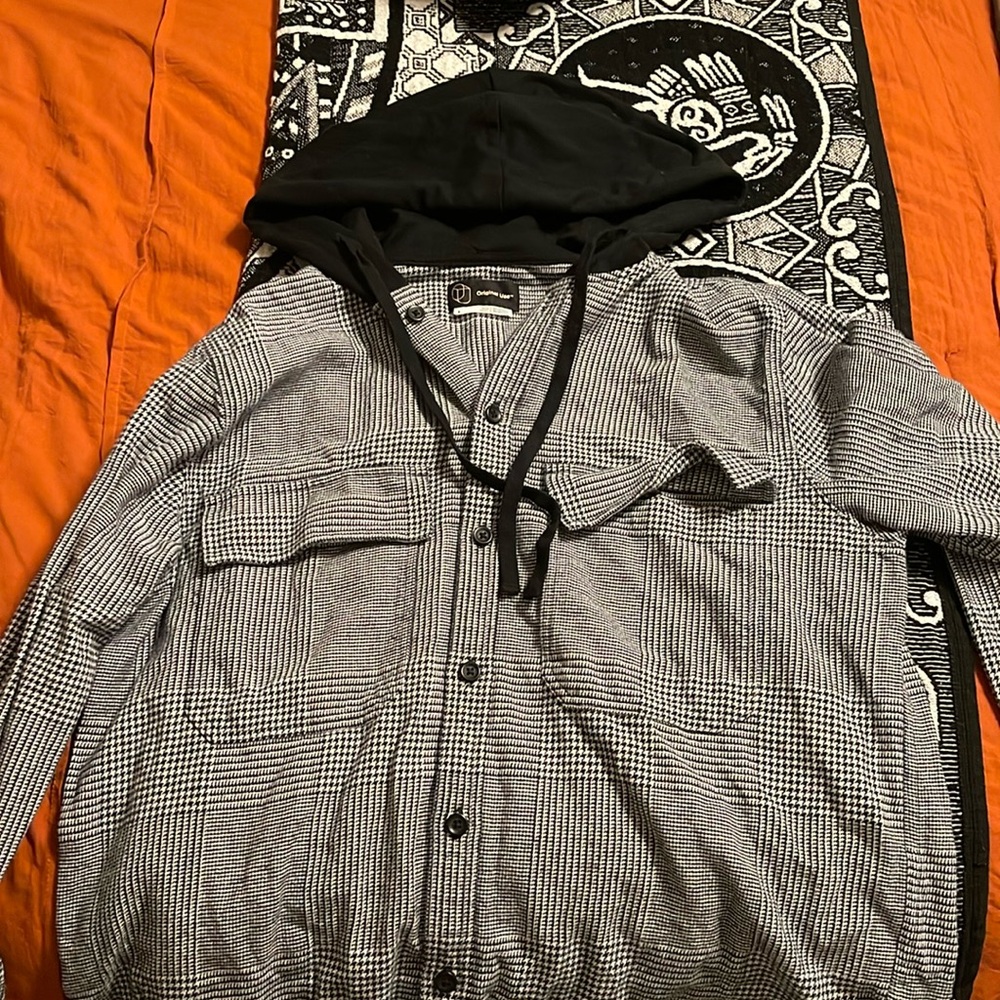 Light weight sweater with hoodie. Grey and black print, Large